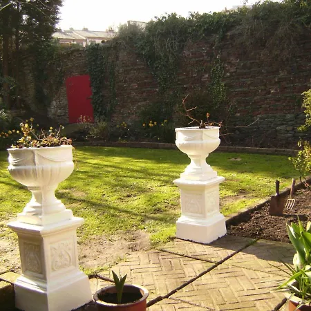 Portree - Ireland Gasthuis Waterford